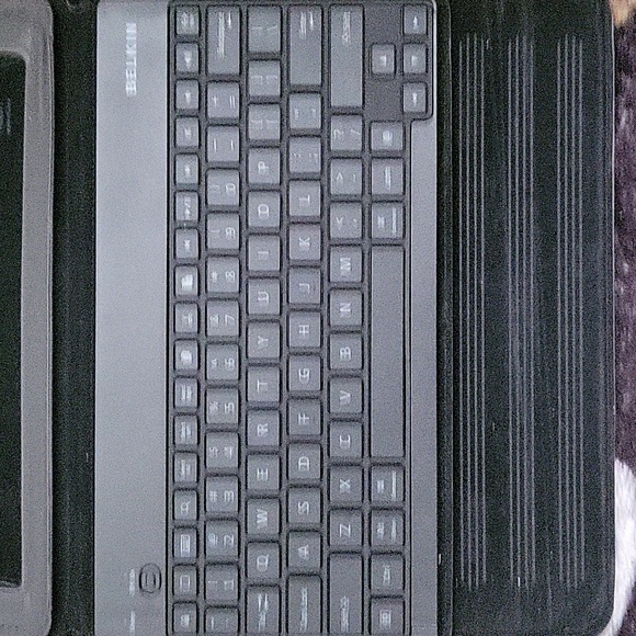 Belkin Bluetooth keyboard used - Picture 3 of 7